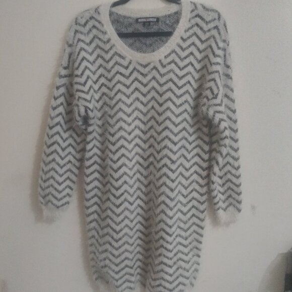 Chevron Fuzzy Knit Sweater Dress by Love & Blind Gray & White Longline Pullover - Picture 6 of 8